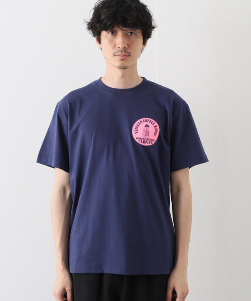 JOURNAL STANDARD（ジャーナルスタンダード）の「【VENICE 8 COFFEE×JS】CAMPING CAR Tシャツ（Tシャツ/カットソー・メンズ・ホワイト/ネイビー・MEDIUM/LARGE/X-LARGE）」の4枚目の写真