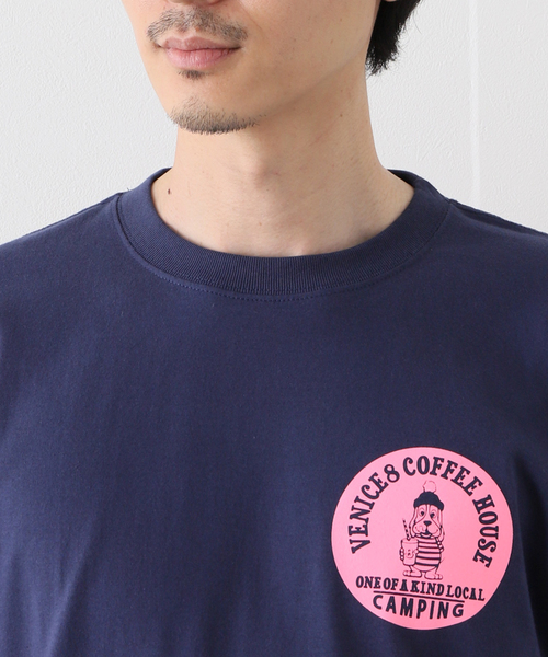 JOURNAL STANDARD（ジャーナルスタンダード）の「【VENICE 8 COFFEE×JS】CAMPING CAR Tシャツ（Tシャツ/カットソー・メンズ・ホワイト/ネイビー・MEDIUM/LARGE/X-LARGE）」の7枚目の写真