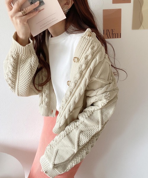 mily bilet（ミウィビレット）の「【mily bilet】冬に大活躍愛されニット。2wayクロップド丈ポップコーンニットカーデ（カーディガン/ボレロ・レディース・パープル/アイボリー/ブラック/ブルー・MEDIUM/LARGE/SMALL/X-LARGE）」の22枚目の写真