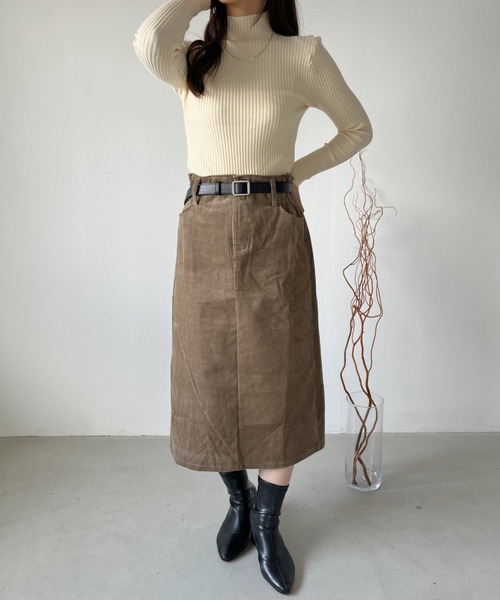 CLEA（クレア）の「モックネックカラーリブトップス（ニット/セーター・レディース・ダークグリーン/アイボリー/ブラック/マスタード/ホワイト/テラコッタ・FREE）」の21枚目の写真