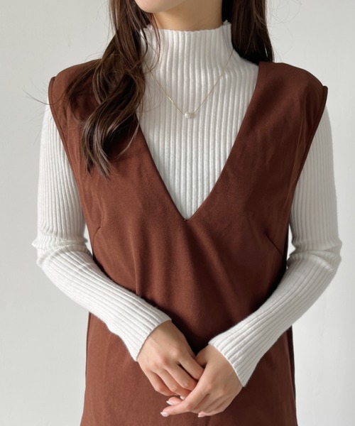 CLEA（クレア）の「モックネックカラーリブトップス（ニット/セーター・レディース・ダークグリーン/アイボリー/ブラック/マスタード/ホワイト/テラコッタ・FREE）」の7枚目の写真