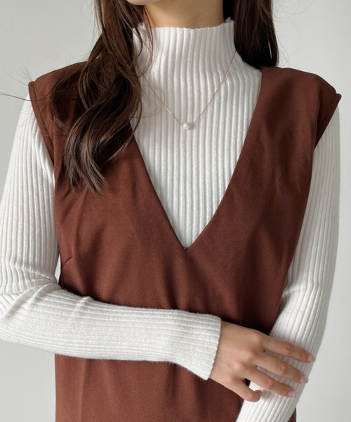 CLEA（クレア）の「モックネックカラーリブトップス（ニット/セーター・レディース・ダークグリーン/アイボリー/ブラック/マスタード/ホワイト/テラコッタ・FREE）」の8枚目の写真