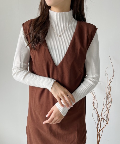 CLEA（クレア）の「モックネックカラーリブトップス（ニット/セーター・レディース・ダークグリーン/アイボリー/ブラック/マスタード/ホワイト/テラコッタ・FREE）」の9枚目の写真