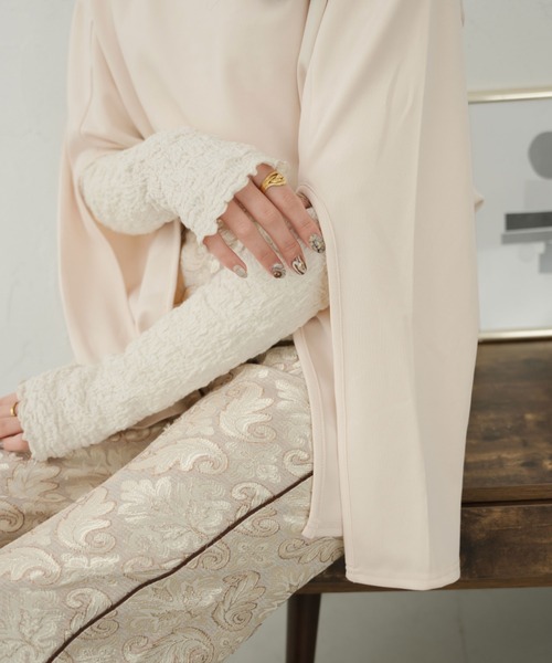 Ambre Ciel（アンブルシエル）の「袖スリットカットトップス／【WEB/EC限定商品】（Tシャツ/カットソー・レディース・ベージュ/アイボリー・FREE）」の8枚目の写真