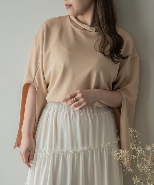 Ambre Ciel（アンブルシエル）の「袖スリットカットトップス／【WEB/EC限定商品】（Tシャツ/カットソー・レディース・ベージュ/アイボリー・FREE）」の10枚目の写真
