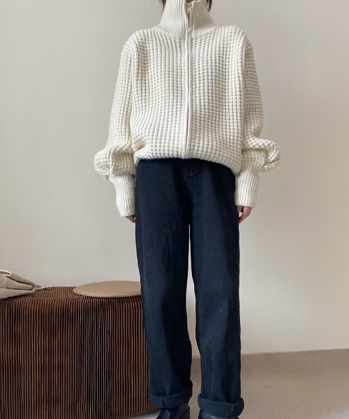Vipoa（ヴィポア）の「スタンドカラーダブルジップワッフルニットブルゾン（カーディガン/ボレロ・レディース・ホワイト/ブラック・FREE）」の6枚目の写真