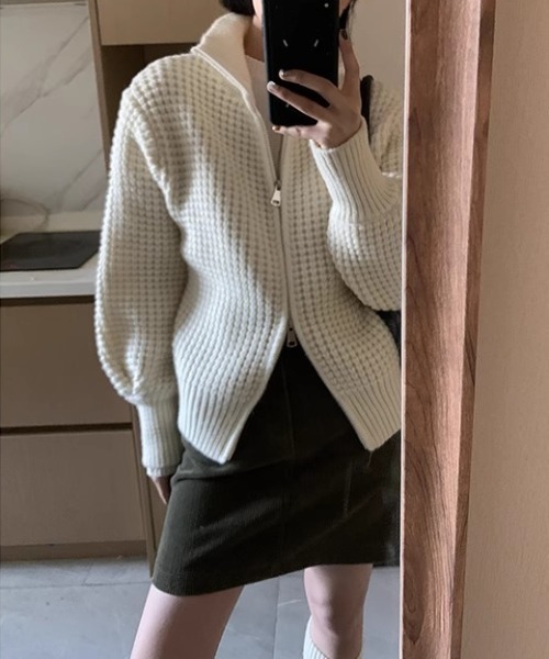 Vipoa（ヴィポア）の「スタンドカラーダブルジップワッフルニットブルゾン（カーディガン/ボレロ・レディース・ホワイト/ブラック・FREE）」の18枚目の写真