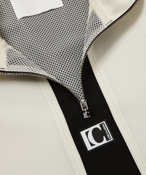LOW CLASSIC（ロウ　クラシック）の「22FW ZIP-UP SHORT ANORAK - CREAM（ブルゾン・レディース・クリーム・M/S）」の3枚目の写真