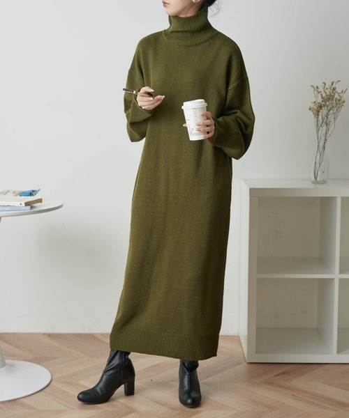 WEGO（ウィゴー）の「WEGO/【WEB限定】バックスリットタートルニットワンピース（ワンピース・レディース・ブラック/ダークグリーン/アイボリー・FREE）」の2枚目の写真