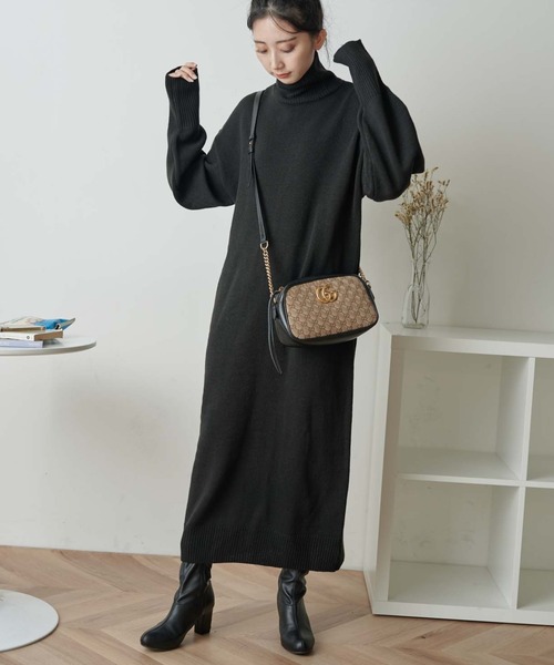 WEGO（ウィゴー）の「WEGO/【WEB限定】バックスリットタートルニットワンピース（ワンピース・レディース・ブラック/ダークグリーン/アイボリー・FREE）」の14枚目の写真