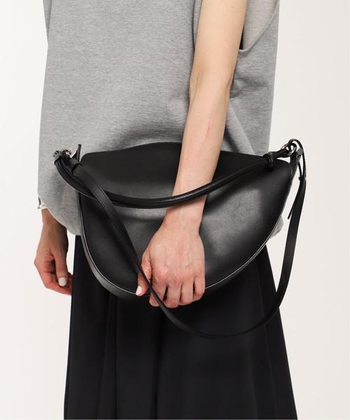 Kabinett（カビネ）の「《追加》【Kabinett / カビネ 】Curve shoulder BAG（ショルダーバッグ・レディース・ブラック・FREE）」の7枚目の写真