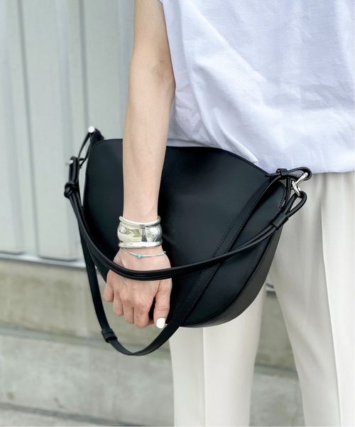 Kabinett（カビネ）の「《追加》【Kabinett / カビネ 】Curve shoulder BAG（ショルダーバッグ・レディース・ブラック・FREE）」の9枚目の写真