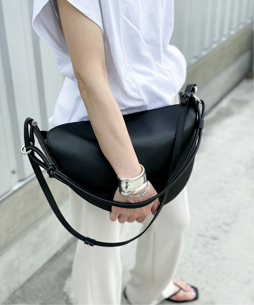 Kabinett（カビネ）の「《追加》【Kabinett / カビネ 】Curve shoulder BAG（ショルダーバッグ・レディース・ブラック・FREE）」の10枚目の写真