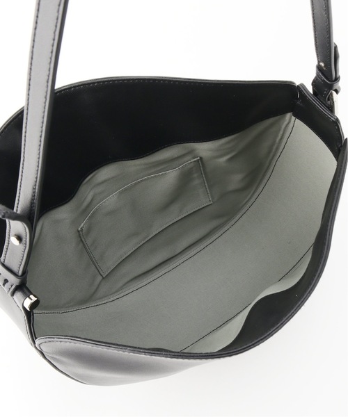 Kabinett（カビネ）の「《追加》【Kabinett / カビネ 】Curve shoulder BAG（ショルダーバッグ・レディース・ブラック・FREE）」の16枚目の写真