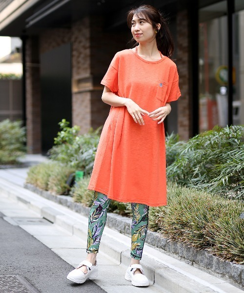 チチカカ（チチカカ）の「スラブ天竺ホルターワンピース（ワンピース・レディース・ブラック/パープル/オレンジ・FREE）」の7枚目の写真