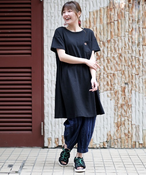 チチカカ（チチカカ）の「スラブ天竺ホルターワンピース（ワンピース・レディース・ブラック/パープル/オレンジ・FREE）」の4枚目の写真