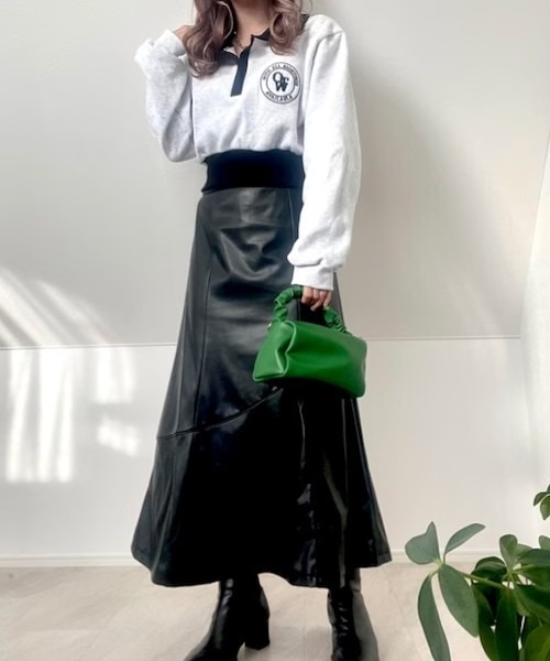 Cozy&Kitsch（コージーアンドキッチ）の「Cozy＆Kitsch カラークロップ裏起毛スウェット（スウェット・レディース・ホワイト系その他/ブラック・FREE）」の4枚目の写真