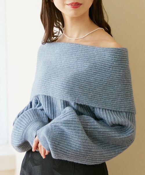 MAJESTIC LEGON(マジェスティックレゴン)の「レディオフショルニット(ニット/セーター・レディース・アイボリー/ブルー/ベージュ・MEDIUM)」の15枚目の写真