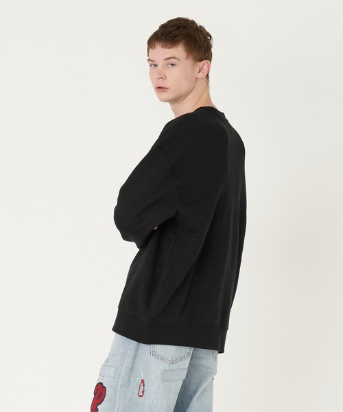 Levi's（リーバイス）の「Levi's/リーバイス クルーネック スウェットシャツ ブラック MINERAL BLACK（スウェット・メンズ・ブラック・S/M/L/XL）」の2枚目の写真