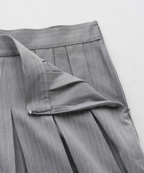 Oriens JOURNAL STANDARD（オリエンス ジャーナルスタンダード）の「ピンストライププリーツミニスカート（スカート・レディース・チャコールグレー/ブラウン・SMALL/MEDIUM）」の20枚目の写真