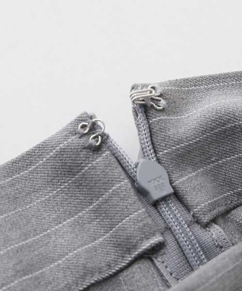 Oriens JOURNAL STANDARD（オリエンス ジャーナルスタンダード）の「ピンストライププリーツミニスカート（スカート・レディース・チャコールグレー/ブラウン・SMALL/MEDIUM）」の14枚目の写真