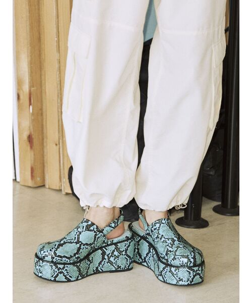 jouetie（ジュエティ）の「ウエスタンバックルサボサンダル（サンダル・レディース・ブラック/シルバー/ブルー・M/L）」の21枚目の写真