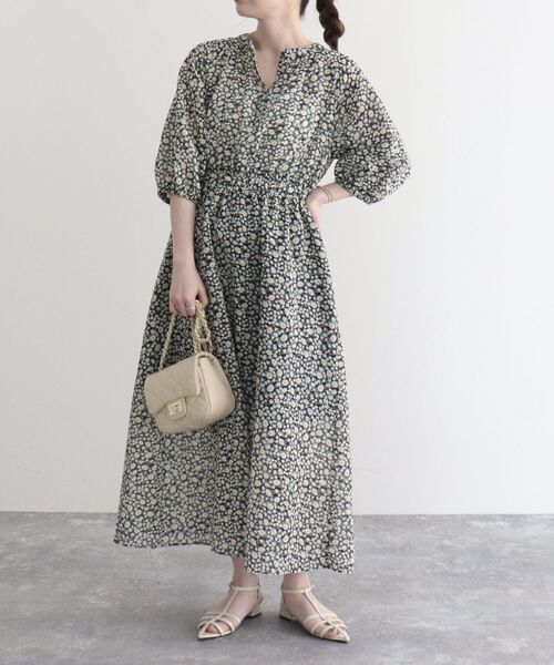 fredy emue（フレディエミュ）の「【WEB限定】花柄ウエストシャーリングワンピース（ワンピース・レディース・ブラック系その他/ブルー系その他・38/36）」の17枚目の写真