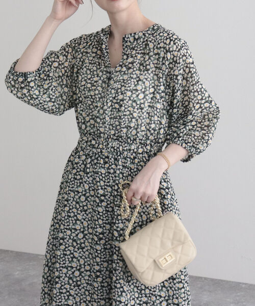 fredy emue（フレディエミュ）の「【WEB限定】花柄ウエストシャーリングワンピース（ワンピース・レディース・ブラック系その他/ブルー系その他・38/36）」の9枚目の写真