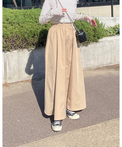 LE MORE(リモア)の「シンプルフレアロングスカート(スカート・レディース・アイボリー/ブラック/ベージュ・FREE)」の4枚目の写真