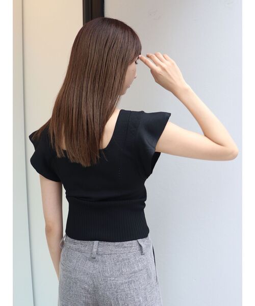 MURUA（ムルーア）の「スクエアフリルニットタンク（ニット/セーター・レディース・マスタード/ブラック/アイボリー・FREE）」の9枚目の写真