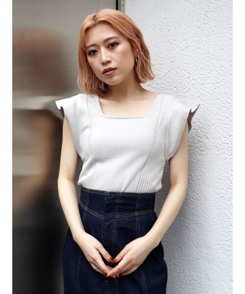 MURUA（ムルーア）の「スクエアフリルニットタンク（ニット/セーター・レディース・マスタード/ブラック/アイボリー・FREE）」の11枚目の写真