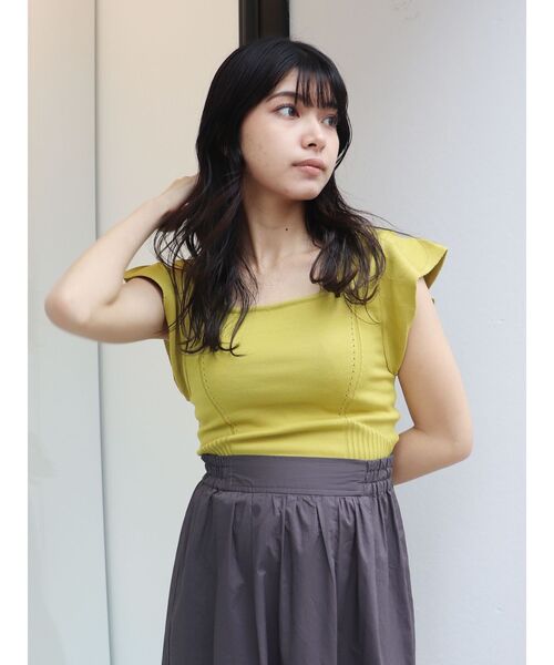 MURUA（ムルーア）の「スクエアフリルニットタンク（ニット/セーター・レディース・マスタード/ブラック/アイボリー・FREE）」の15枚目の写真