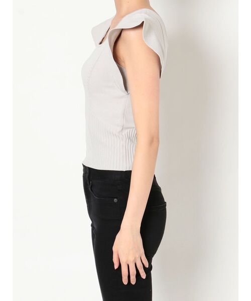 MURUA（ムルーア）の「スクエアフリルニットタンク（ニット/セーター・レディース・マスタード/ブラック/アイボリー・FREE）」の22枚目の写真