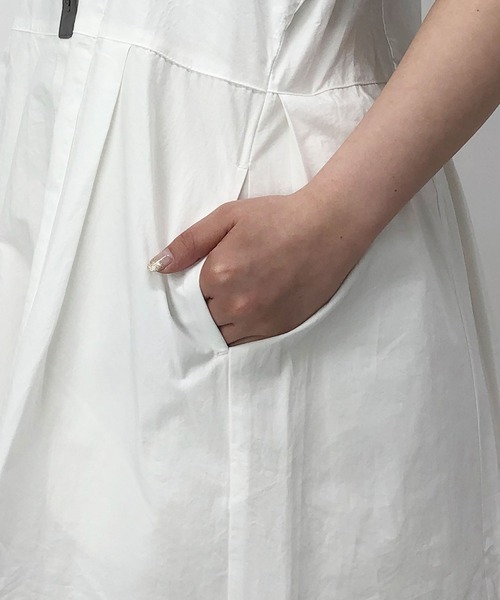 179/WG（イチナナキュウダブルジー）の「ドルマンスリーブシャツワンピース（ワンピース・レディース・ブラック/ブルー/グレー/オフホワイト・MEDIUM）」の13枚目の写真