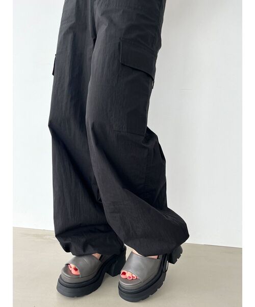 EMODA ダークブルー ワイドレッグ カーゴパンツ Mサイズ EMODA（エモダ）の「2WAYワイドカーゴパンツ（カーゴパンツ