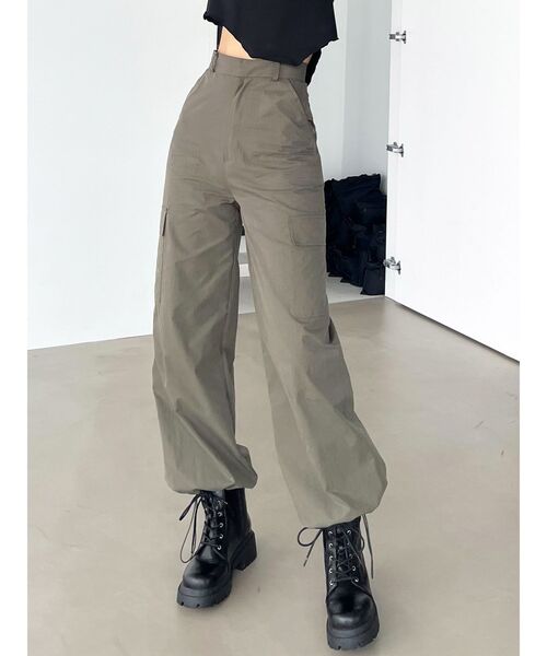 EMODA(エモダ)の「2WAYワイドカーゴパンツ(カーゴパンツ・レディース・アイボリー/カーキ/ブラック・SMALL/MEDIUM)」の13枚目の写真