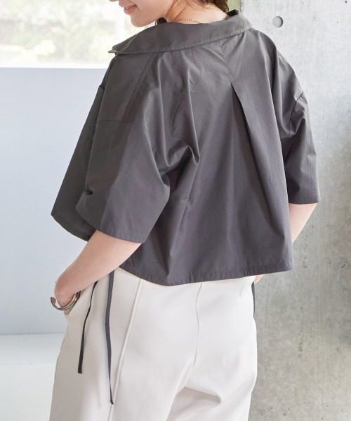 Rejoule(リジュール)の「裾ドロストクロップド半袖シャツ(シャツ/ブラウス・レディース・チャコールグレー/ホワイト/ベージュ・FREE)」の6枚目の写真