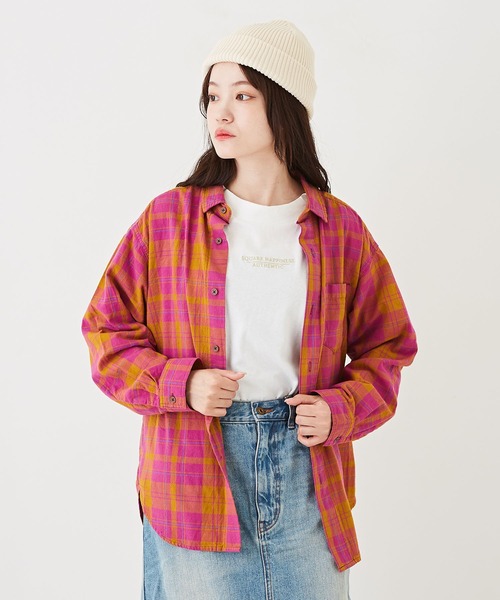 CUBE SUGAR（キューブシュガー）の「空紡糸先染めチェック柄ビッグシャツ（シャツ/ブラウス・レディース・マスタード/ピンク/グリーン/マルチ/グレー・M）」の4枚目の写真