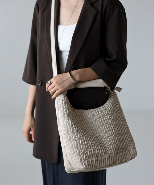 【セール】【グッシオゴールド】プリーツデザイン ワンハンドルトートバッグ ノットハンドル（トートバッグ）｜GUSCIO（グッシオ）