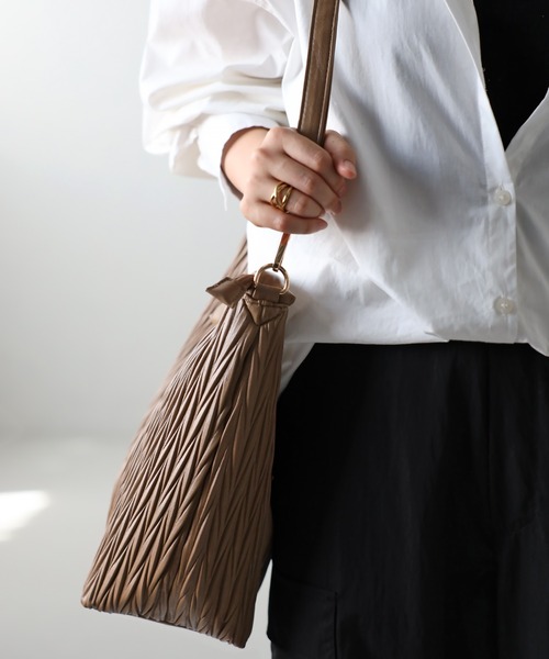 MAISON DE SHANTI 【ゴールドトートバッグ】限定品 MAISON DE SHANTI【ゴールドトートバッグ】限定品 - メルカリ