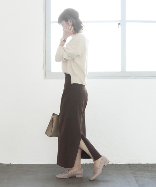 grandfleur（グランドフルール）の「3ｃｍヒール/スクエアトゥ コインローファー パンプス（ローファー・レディース・キャメル/ブラック/グレイッシュベージュ・24.0cm/22.5cm/23.5cm/24.5cm/23.0cm）」の18枚目の写真