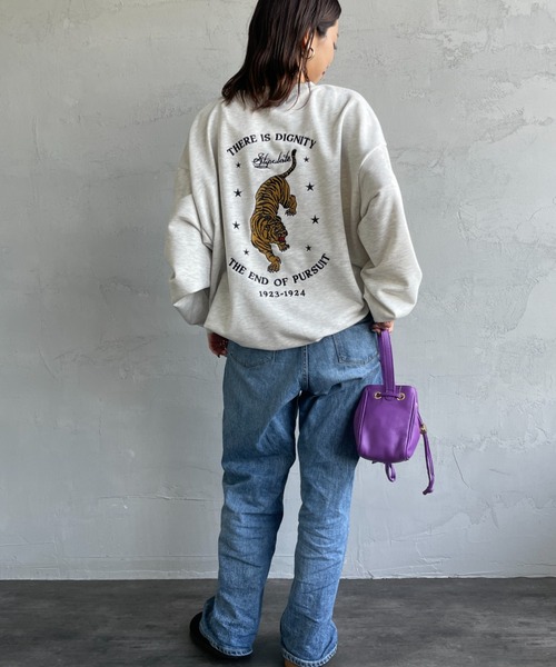 33Degrees（サーティースリーディグリーズ）の「[33Degrees/サーティスリーディグリーズ] ベトジャン風 バック刺繍 クルーネックスウェット（スウェット・レディース・ブラック/ナチュラル/ブラック系1/ブラウン/ブラック系/クリーム・L/M）」の15枚目の写真