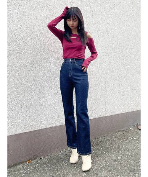 MURUA（ムルーア）の「リングデコルテカットトップス（Tシャツ/カットソー・レディース・アイボリー/ブラック/ワイン・FREE）」の8枚目の写真