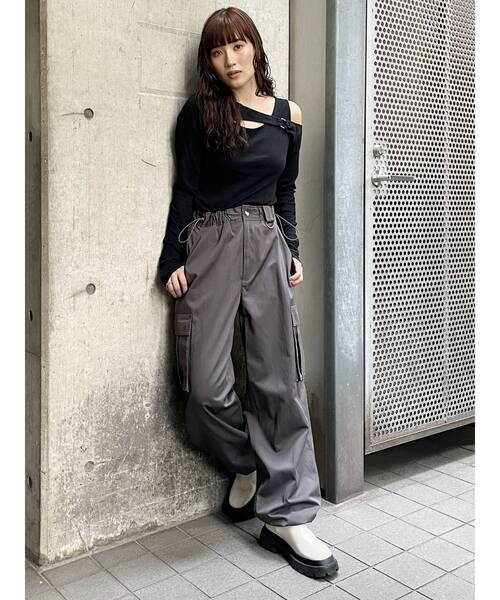 MURUA（ムルーア）の「リングデコルテカットトップス（Tシャツ/カットソー・レディース・アイボリー/ブラック/ワイン・FREE）」の12枚目の写真