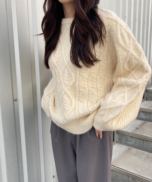 MIEL CRISHUNANT（ミエルクリシュナ）の「ケーブル柄クルーネックプルオーバーニットトップス（ニット/セーター・レディース・ブラック/ホワイト/ベージュ・FREE）」の15枚目の写真