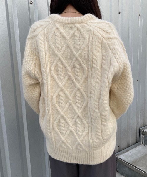 MIEL CRISHUNANT（ミエルクリシュナ）の「ケーブル柄クルーネックプルオーバーニットトップス（ニット/セーター・レディース・ブラック/ホワイト/ベージュ・FREE）」の18枚目の写真