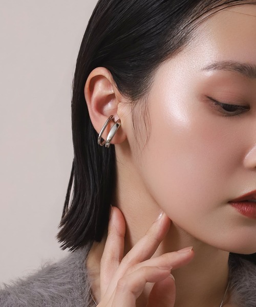 LHME(エルエイチエムイー)の「【WEB限定】”Aqua”ループイヤーカフ/サージカルステンレス(金属アレルギー対応)【LHME / エルエイチエムイー】(イヤーカフ・レディース・ゴールド/シルバー・ONE SIZE)」の2枚目の写真
