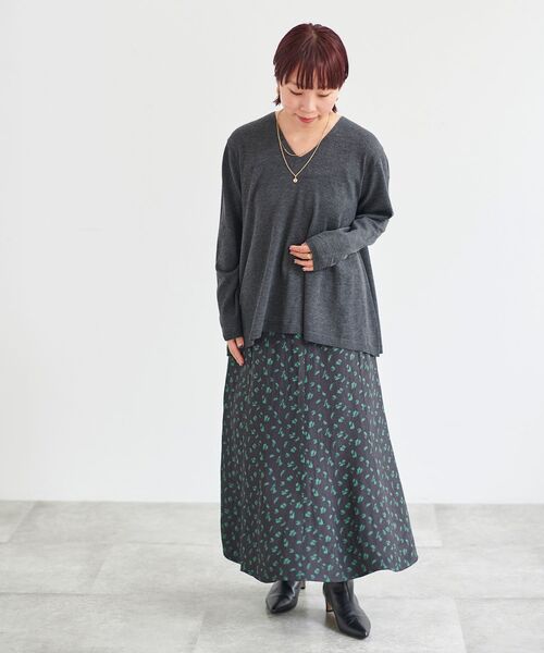 le.coeur blanc（ルクールブラン）の「フレアVネックプルオーバー（ニット/セーター・レディース・レッド/ベージュ/ダークグレー・38）」の19枚目の写真