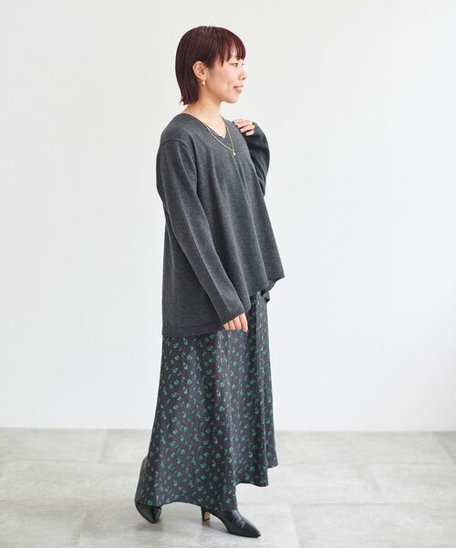 le.coeur blanc（ルクールブラン）の「フレアVネックプルオーバー（ニット/セーター・レディース・レッド/ベージュ/ダークグレー・38）」の20枚目の写真