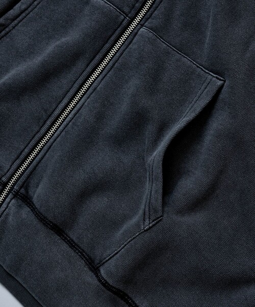 FREAK'S STORE（フリークスストア）の「限定展開 リラックスフィット ピグメント加工  ジップアップ スウェットパーカー/裏起毛（パーカー・メンズ・ネイビー/ベージュ/ブラック・MEDIUM/LARGE/SMALL）」の10枚目の写真